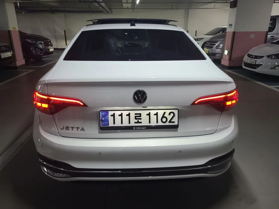 Volkswagen Jetta — фото 2