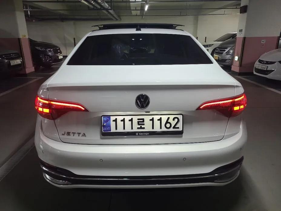 Volkswagen Jetta — фото 4