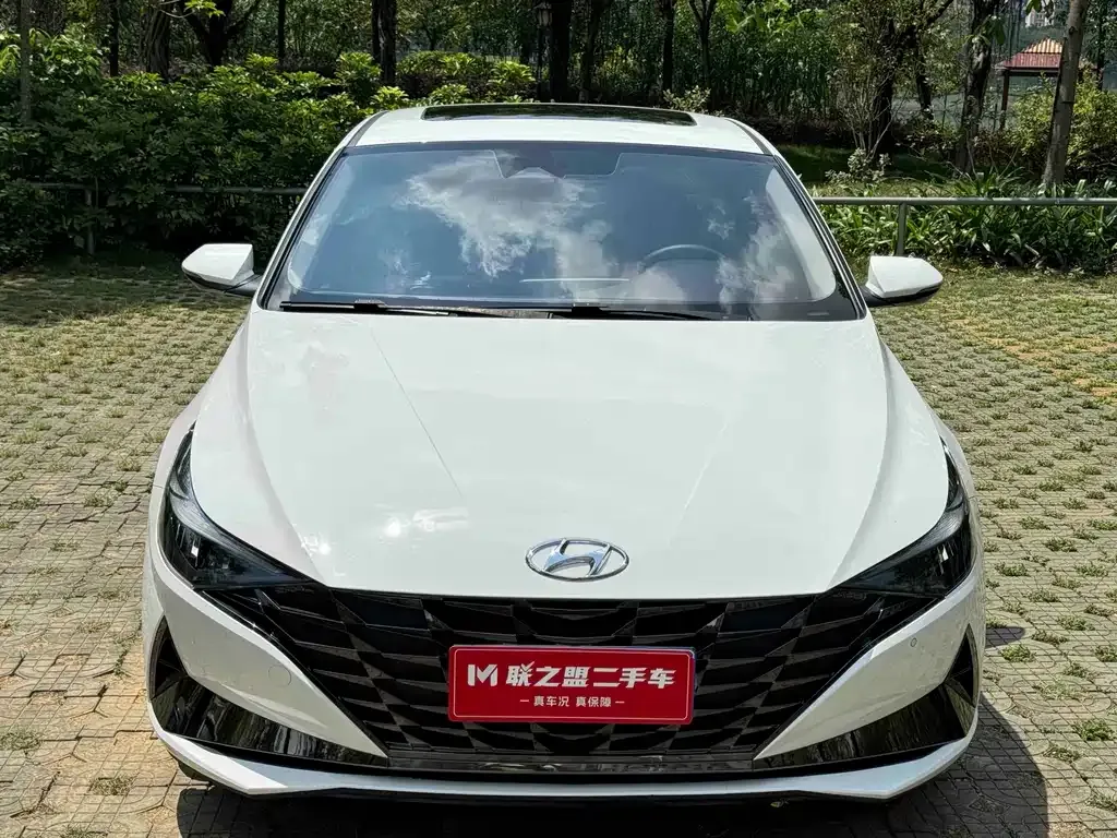Hyundai Elantra — фото 5