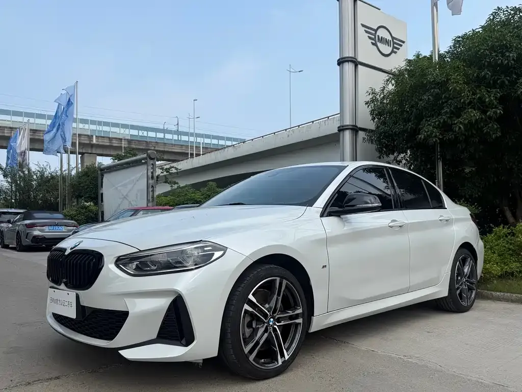 BMW 1 Series — фото 1