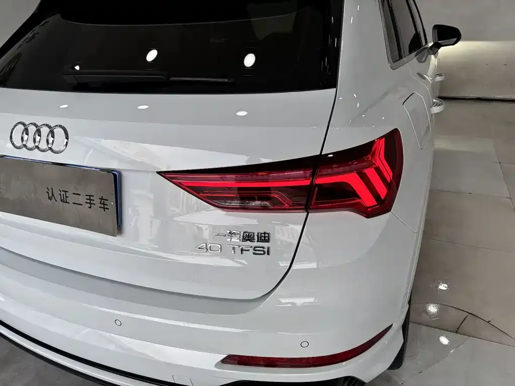 Audi Q3 — фото 10