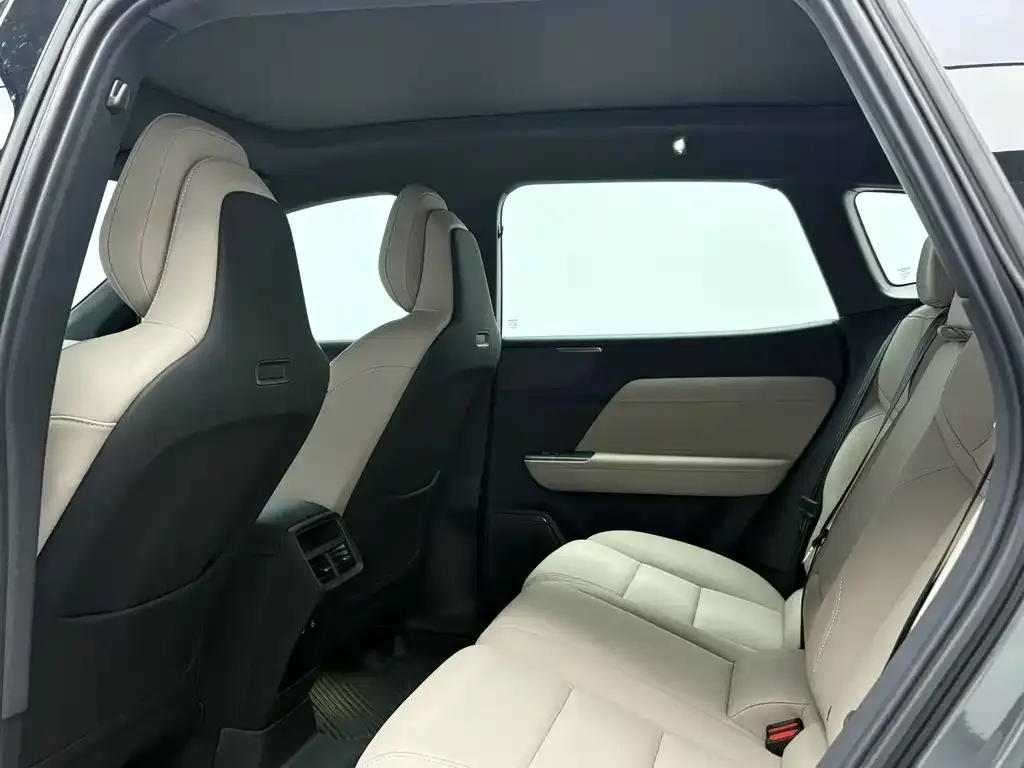 Volvo XC70 Plug-in Hybrid — фото 7