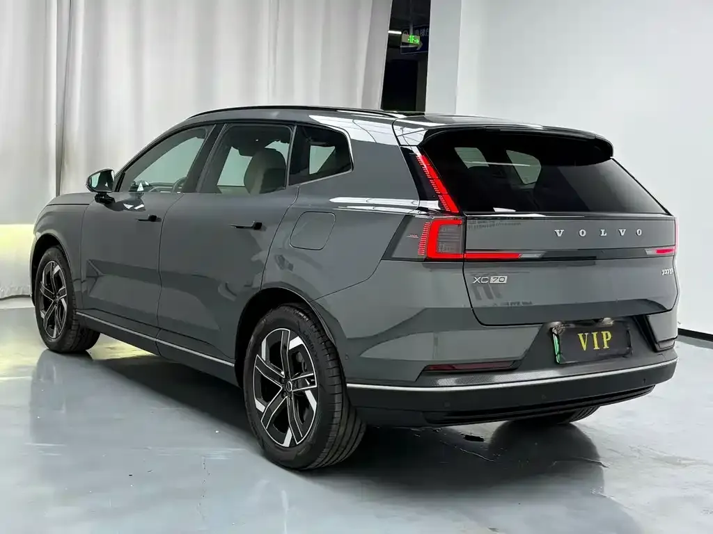 Volvo XC70 Plug-in Hybrid — фото 6