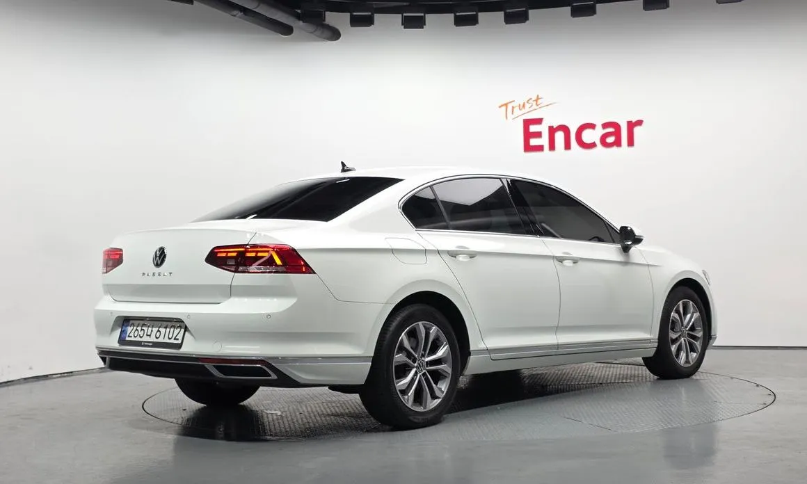 Volkswagen Passat 2022 из KR, фото 2