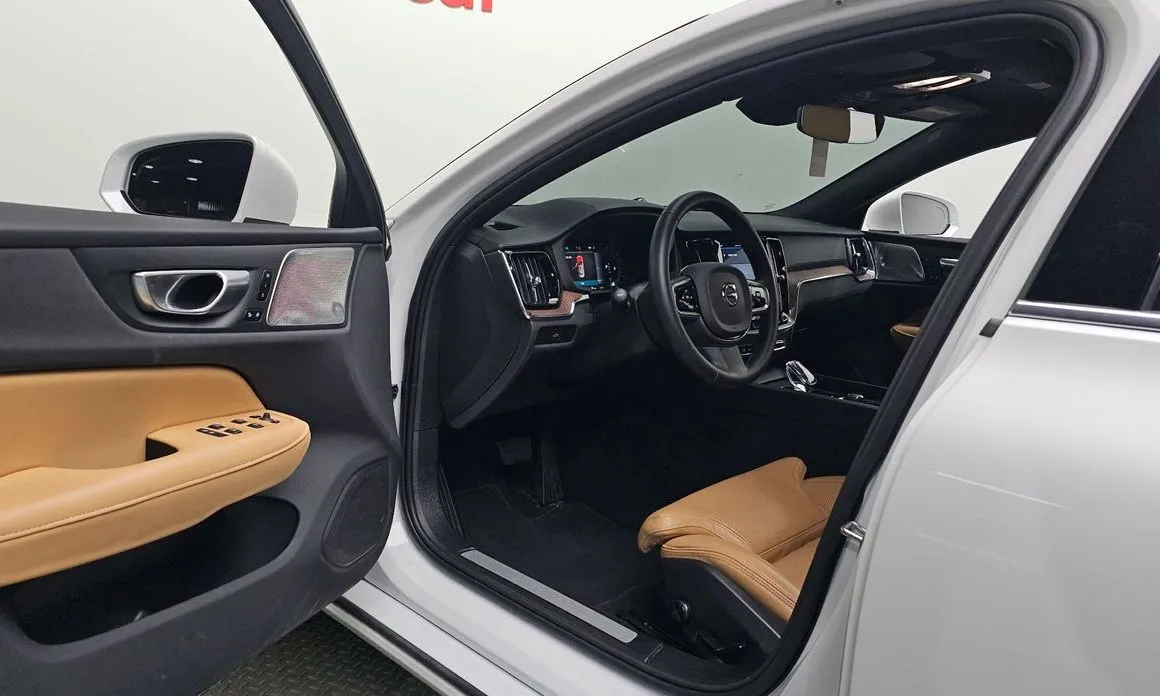 Volvo S60 2024 из KR, фото 8
