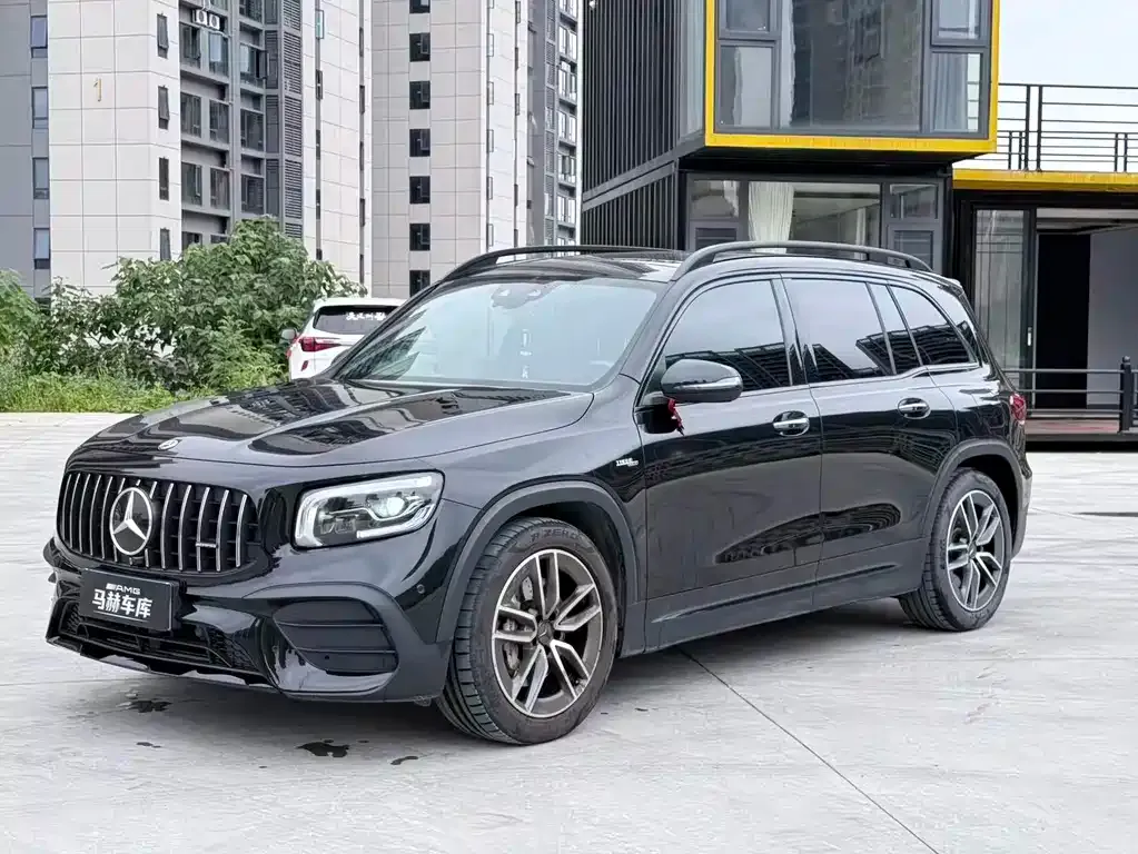 Mercedes-Benz GLB AMG — фото 1