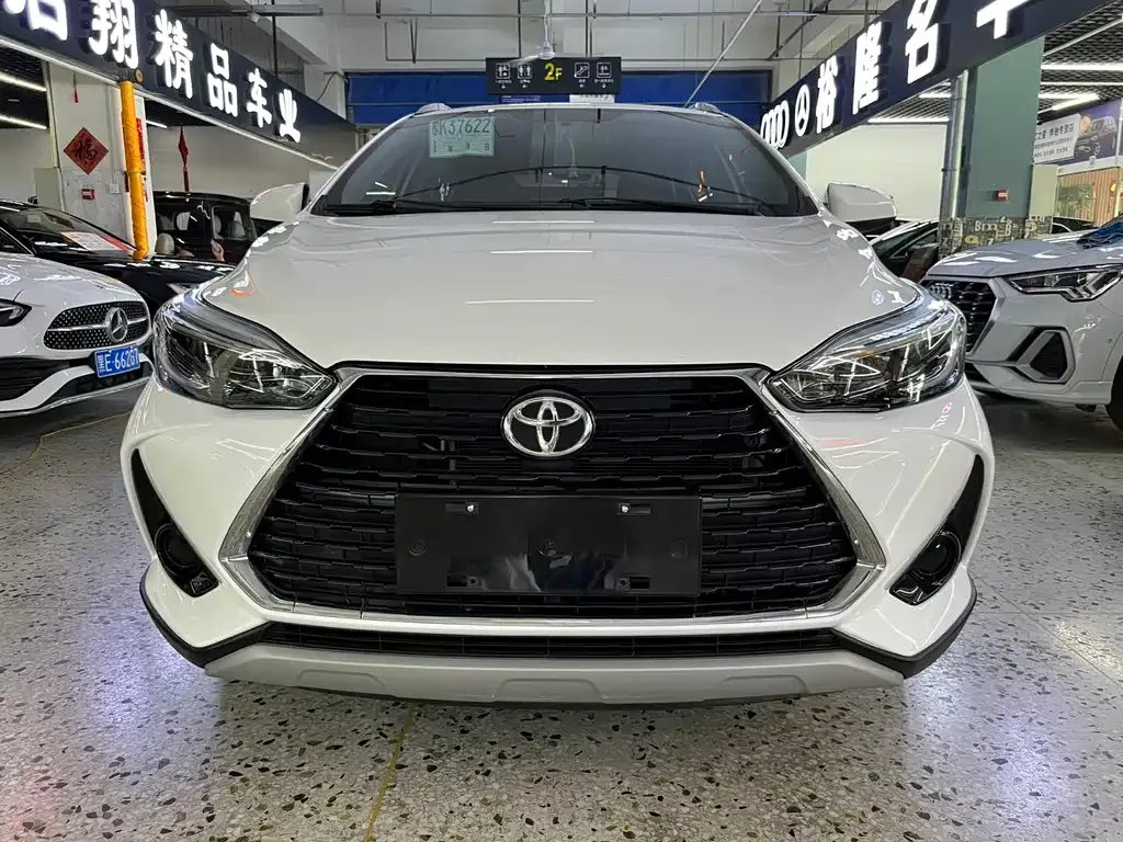 Toyota Yaris L — фото 9