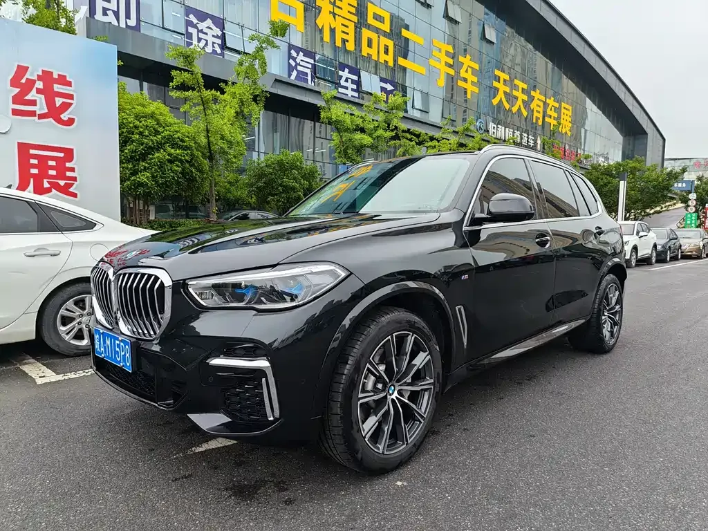 BMW X5 — фото 1