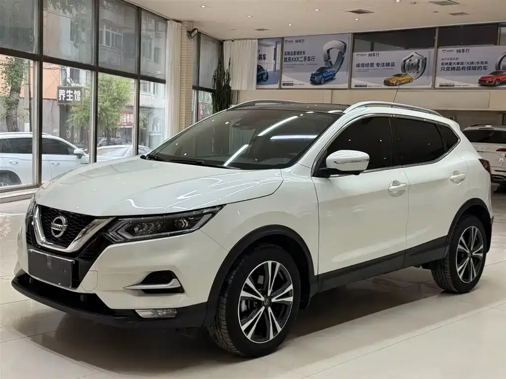 Nissan Qashqai — фото 1