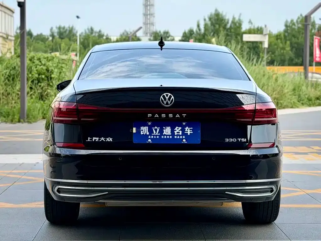 Volkswagen Passat — фото 8