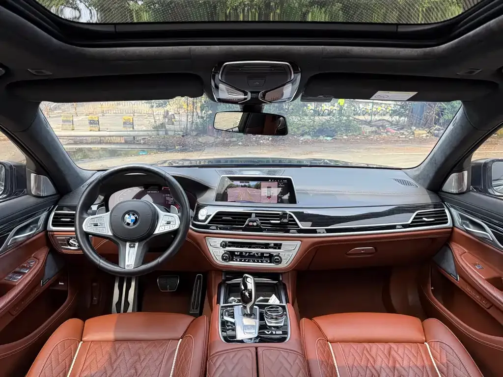 BMW 7 Series — фото 6