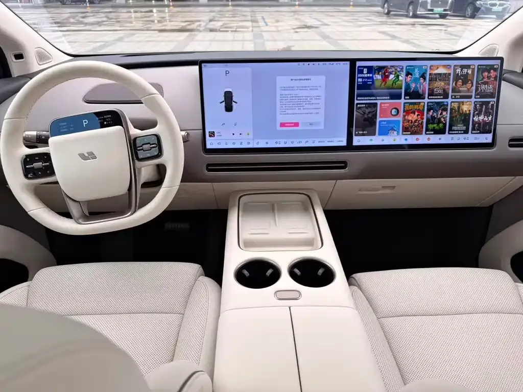 Li Auto i8 — фото 2