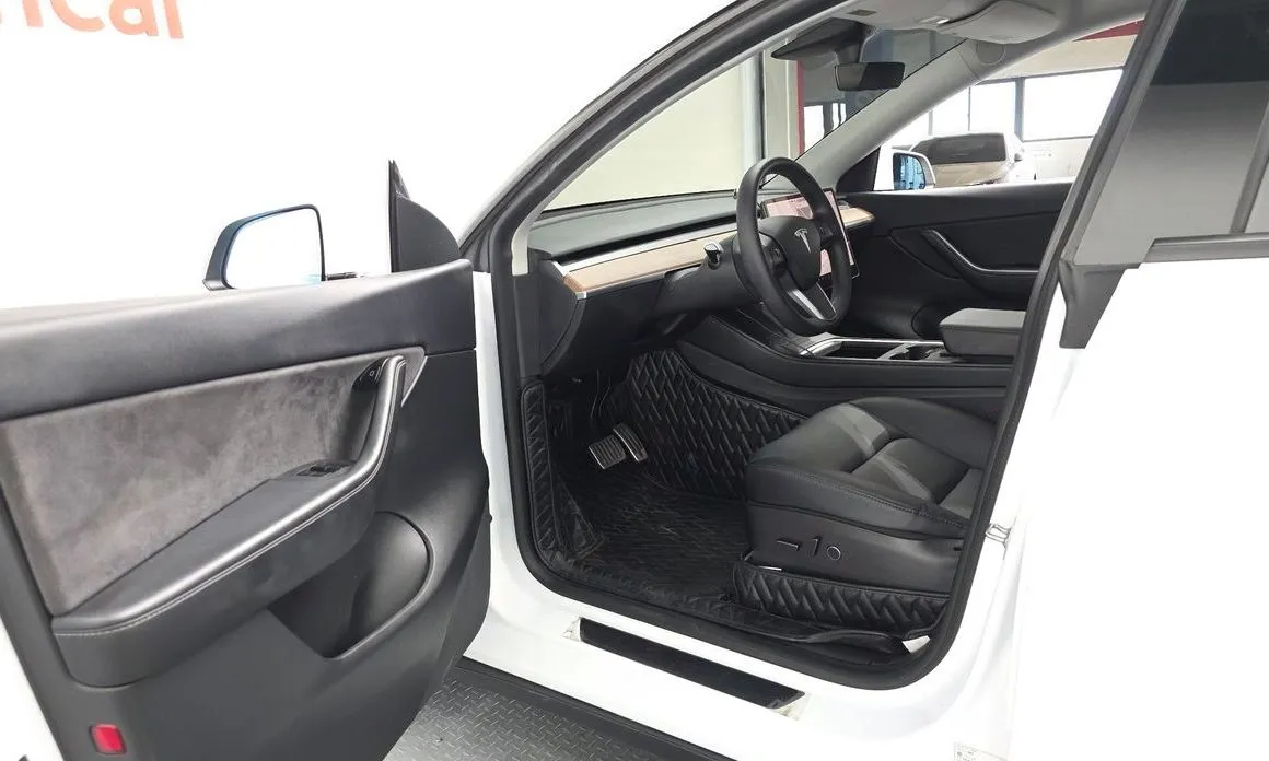 Tesla Model Y — фото 2