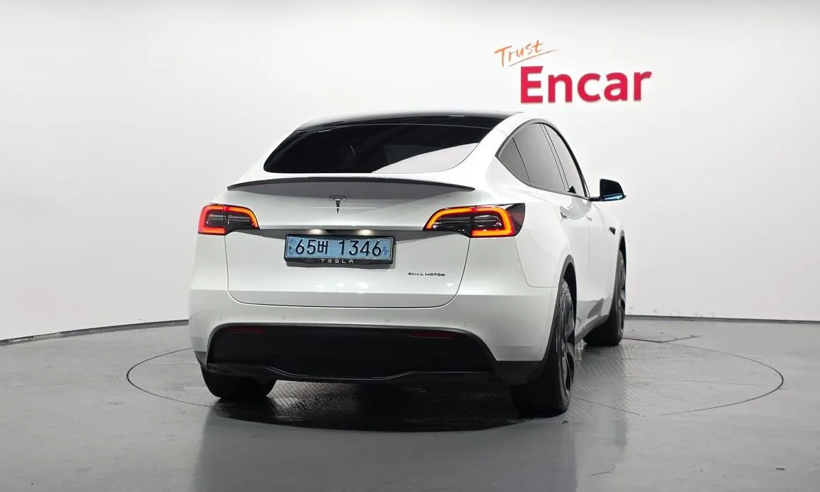 Tesla Model Y — фото 3