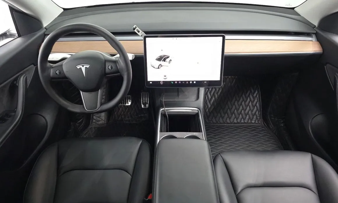 Tesla Model Y — фото 5