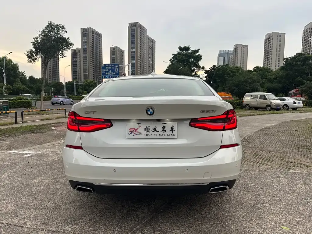 BMW 6 Series GT — фото 9