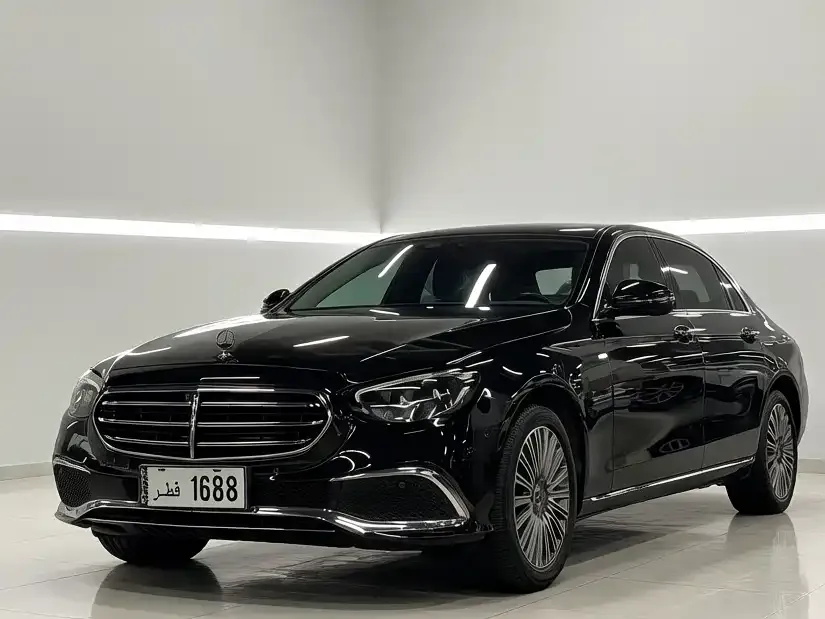Mercedes-Benz E-Class — фото 1