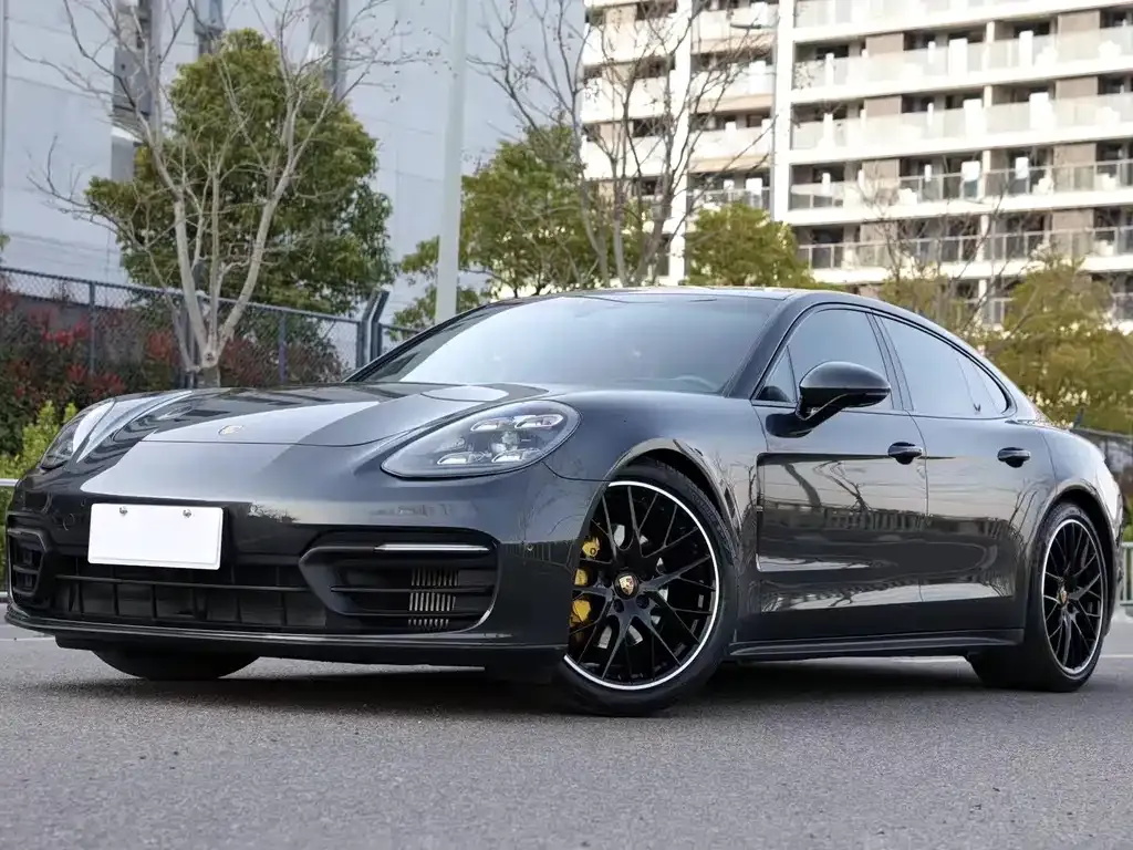 Porsche Panamera — фото 1