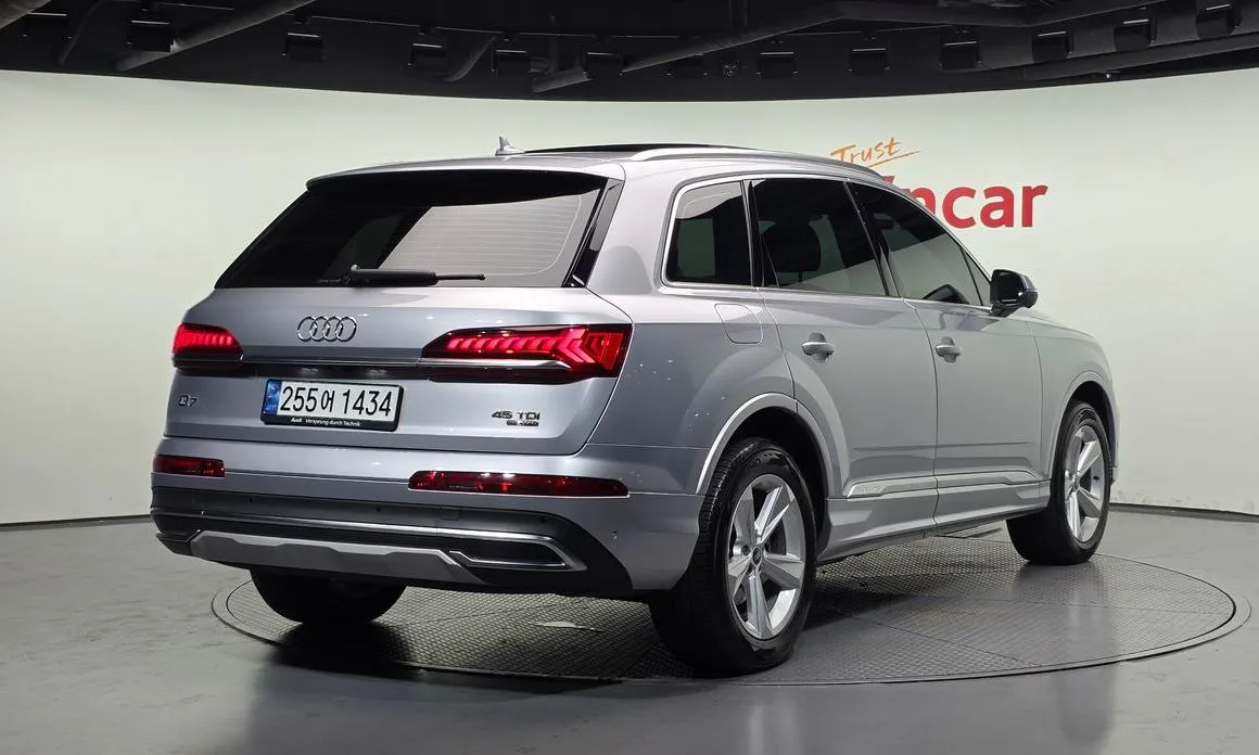 Audi Q7 2022 из KR, фото 5