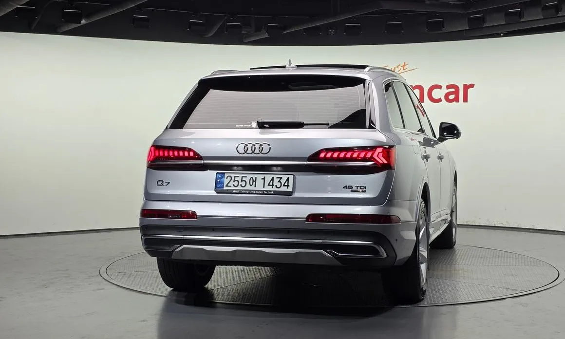 Audi Q7 2022 из KR, фото 8