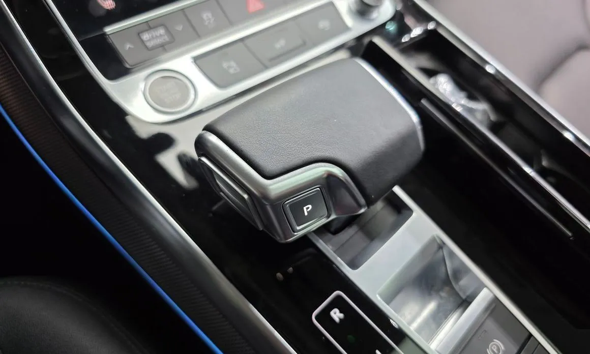 Audi Q7 2022 из KR, фото 10