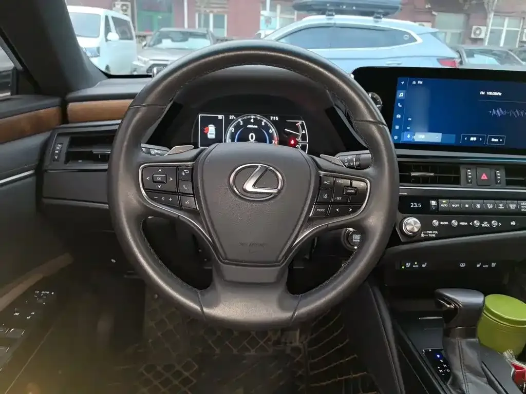 Lexus ES — фото 9