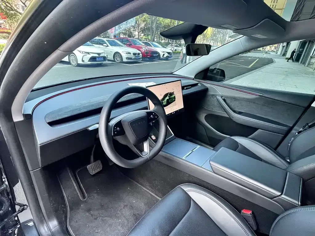 Tesla Model Y — фото 8