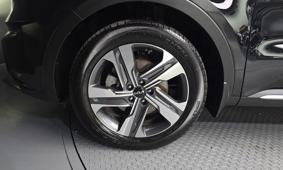 Kia Sorento — фото 8