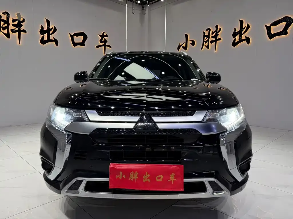 Mitsubishi Outlander — фото 7
