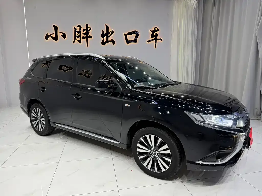 Mitsubishi Outlander — фото 3