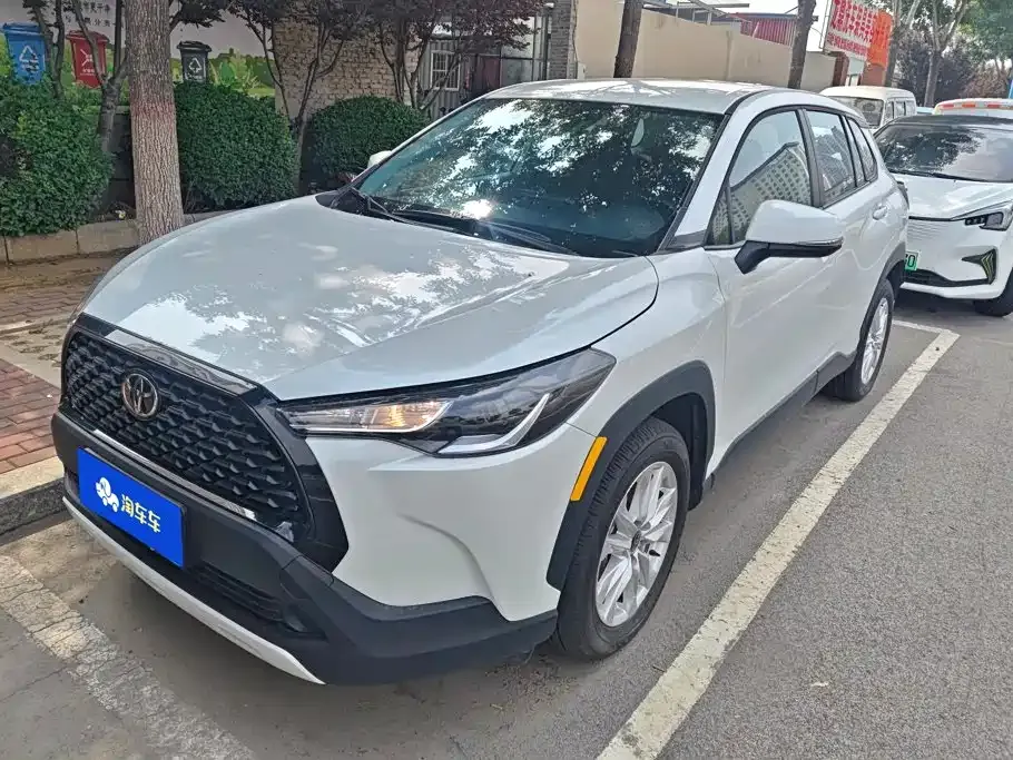 Toyota Corolla Cross — фото 1