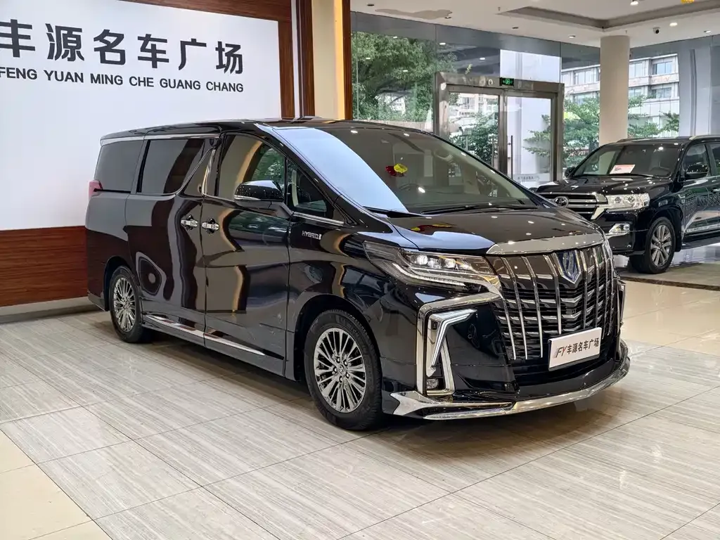 Toyota Alphard — фото 8