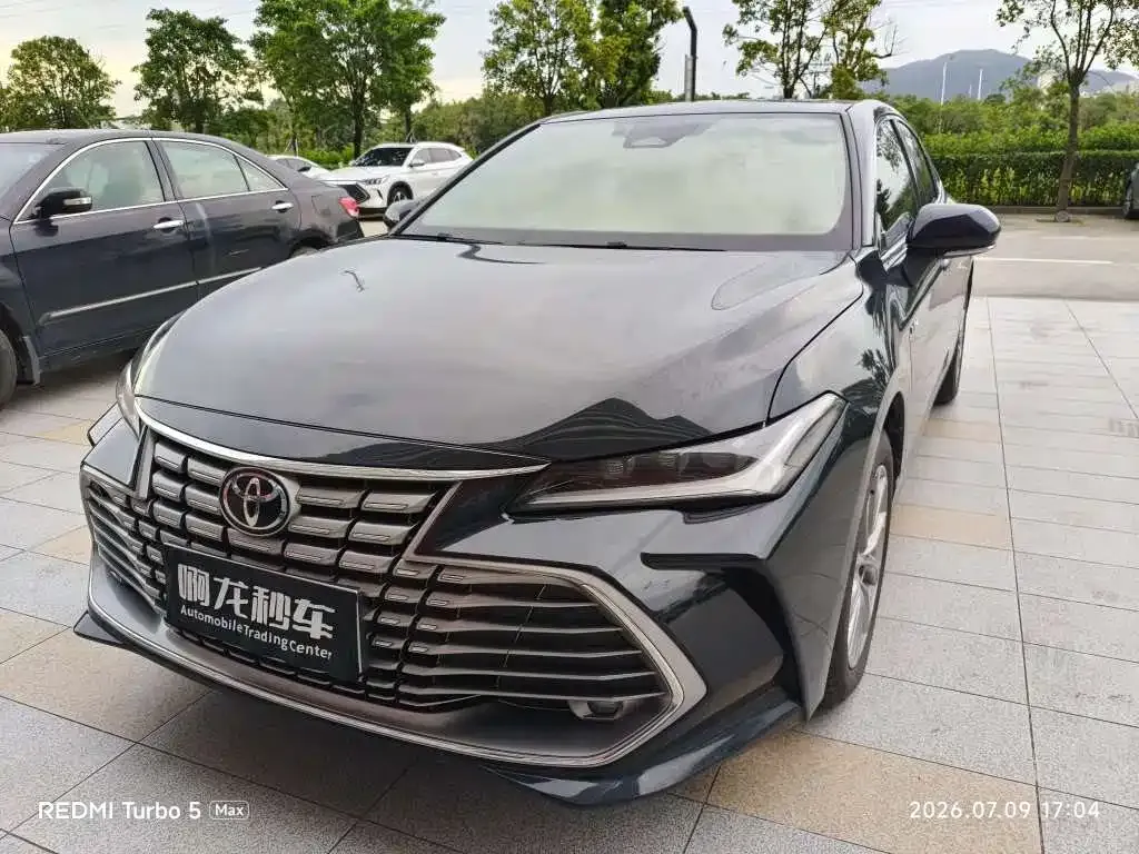 Toyota Avalon — фото 1