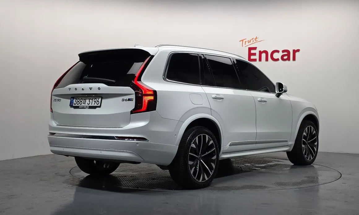 Volvo XC90 — фото 8