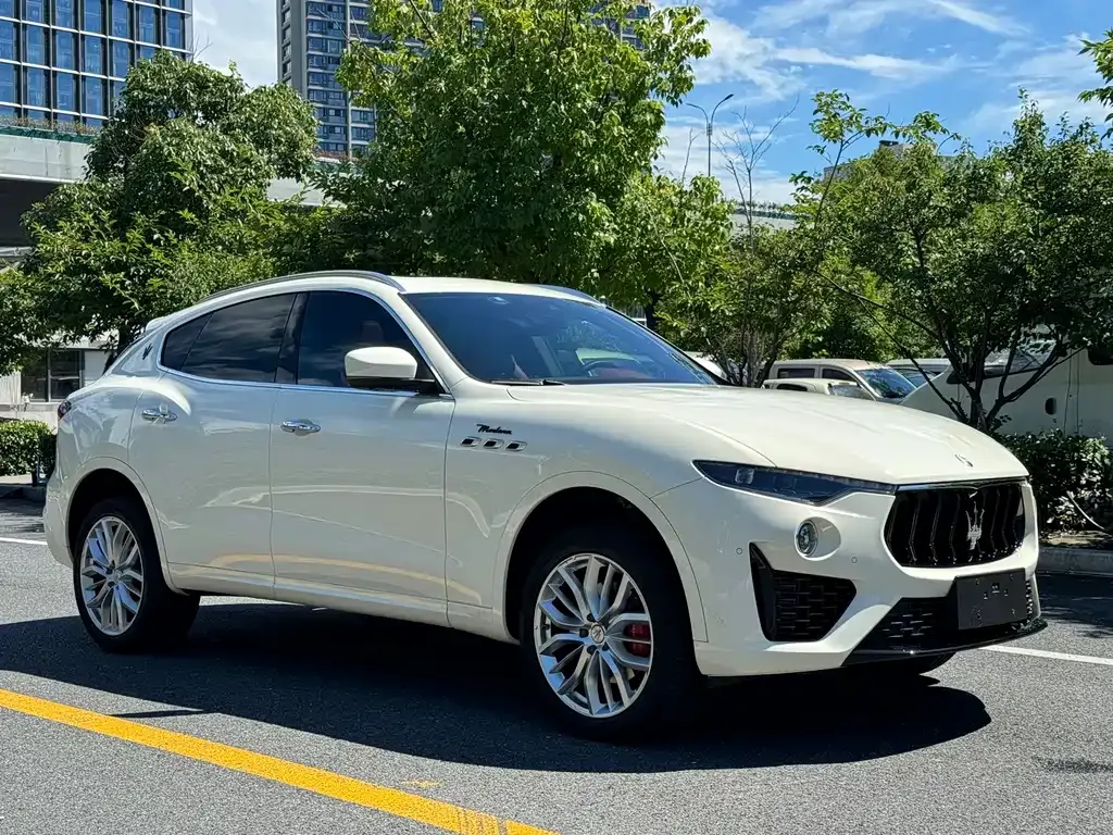 Maserati Levante — фото 10
