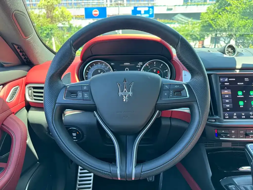Maserati Levante — фото 4