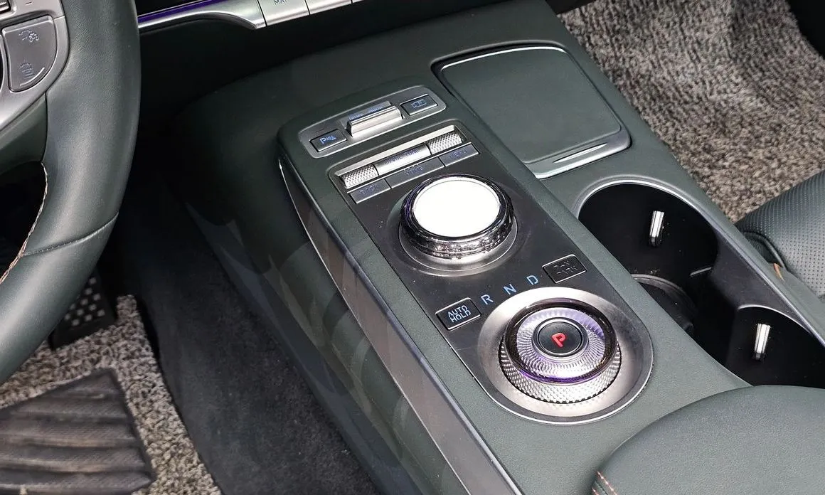 Genesis GV70 — фото 10