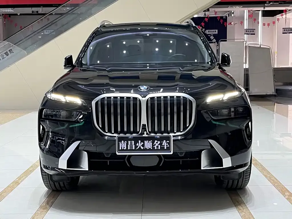 BMW X7 — фото 2