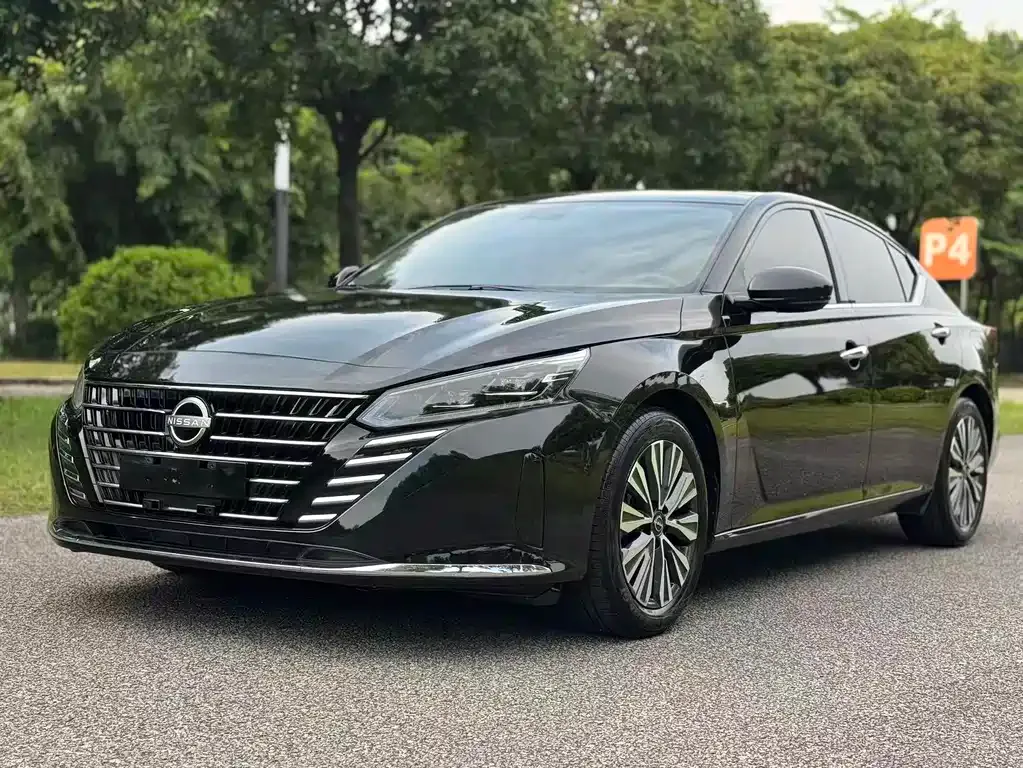 Nissan Teana — фото 1
