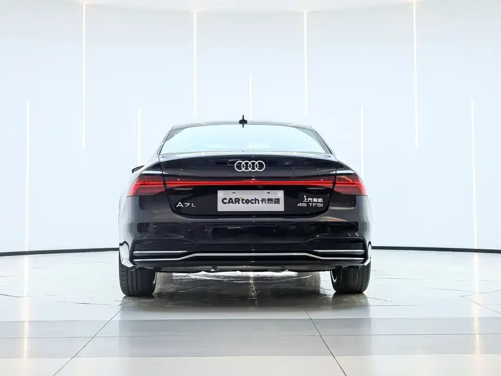 Audi A7L — фото 7