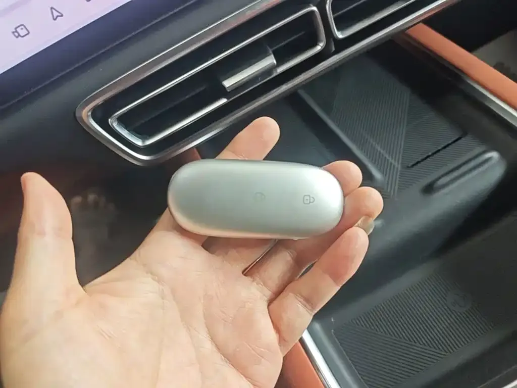 Li Auto L9 — фото 2