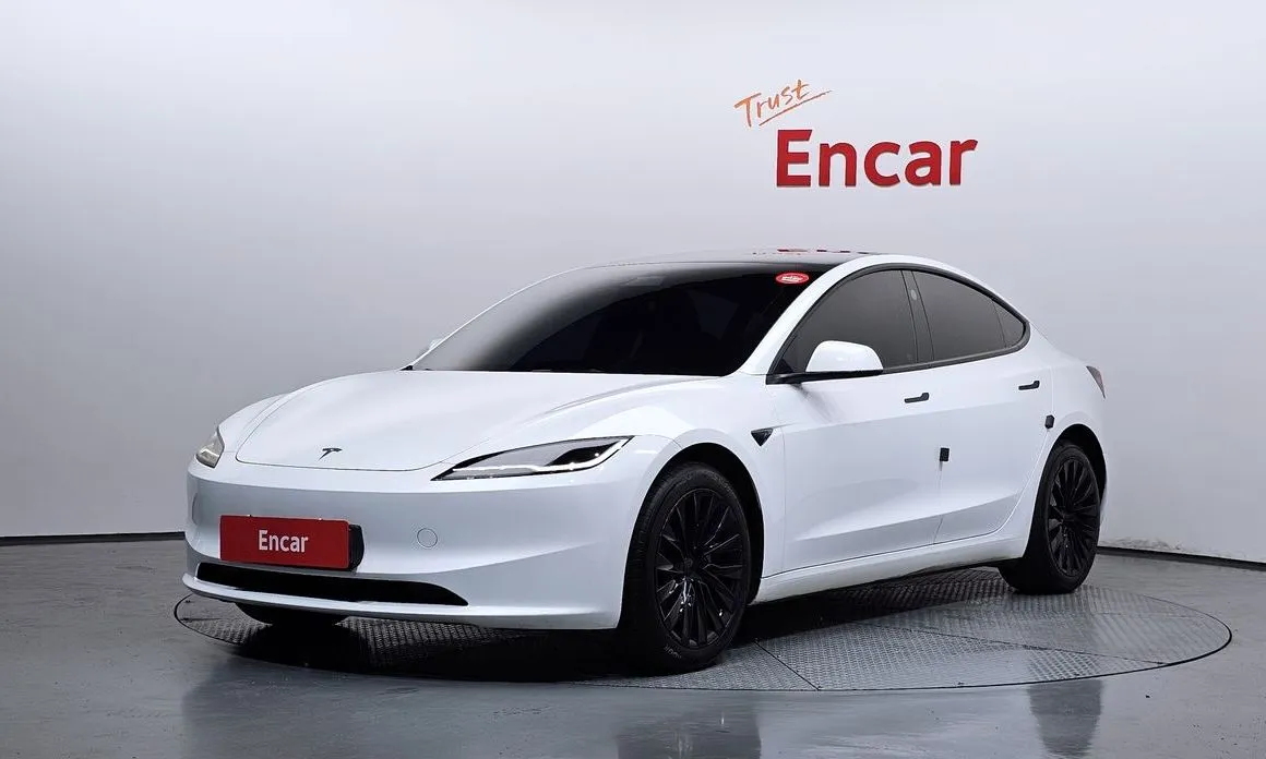 Tesla Model 3 — фото 1