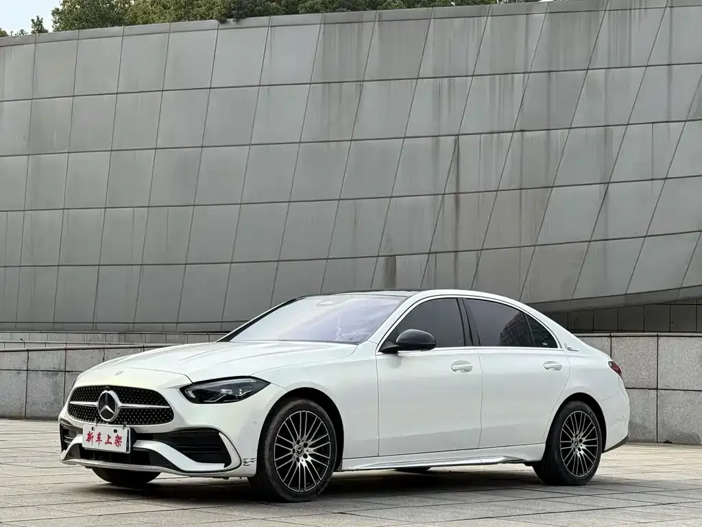 Mercedes-Benz C-Class — фото 1
