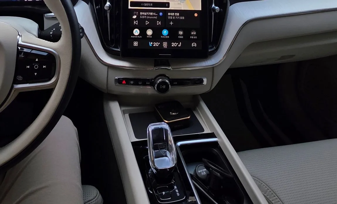 Volvo XC60 — фото 2