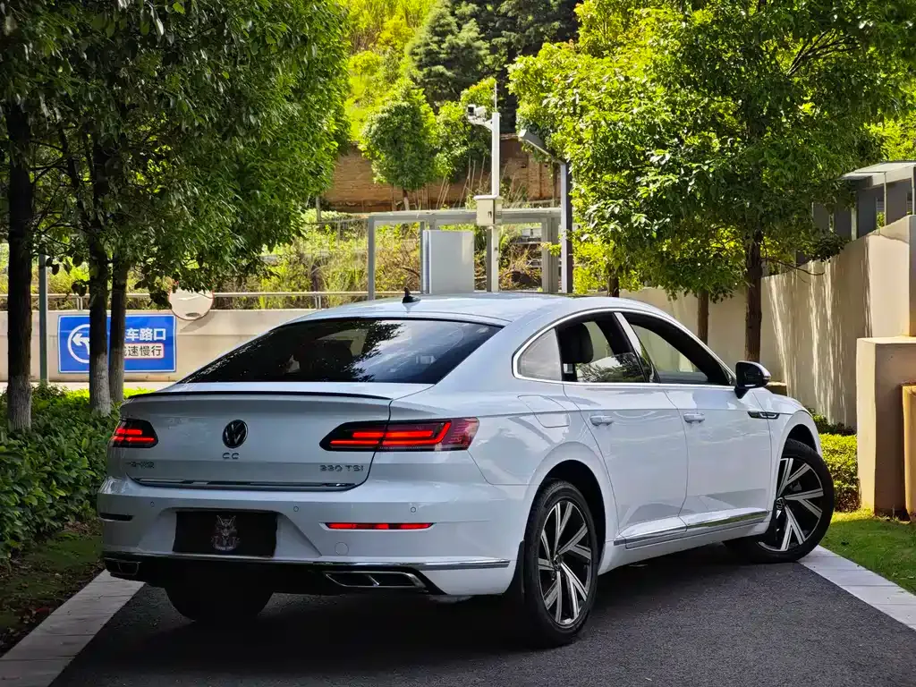 Volkswagen CC — фото 9