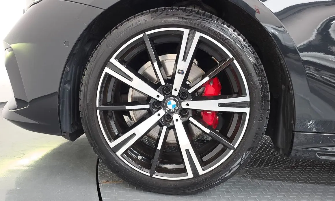 BMW 5-Series 2025 из KR, фото 4