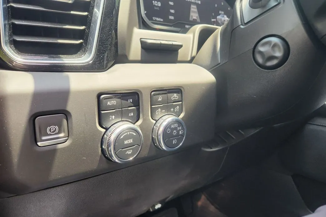 GMC Sierra — фото 2