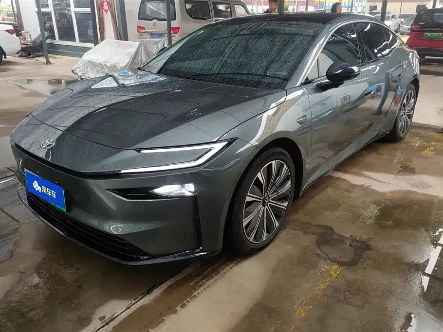 Toyota Platinum 7