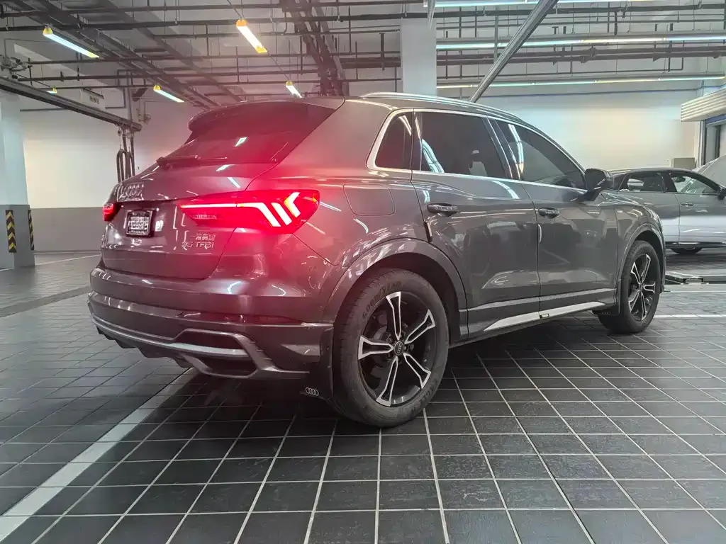 Audi Q3 — фото 8
