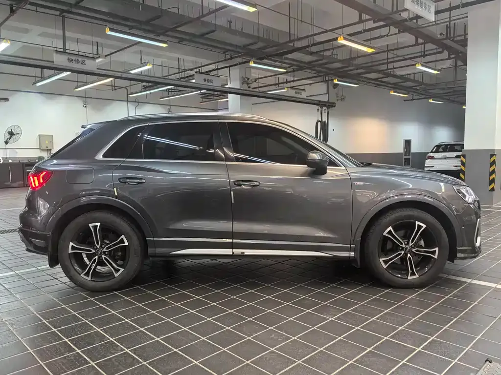 Audi Q3 — фото 6